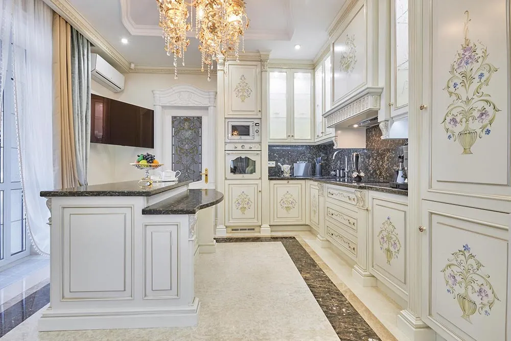 White Kitchen Cabinets